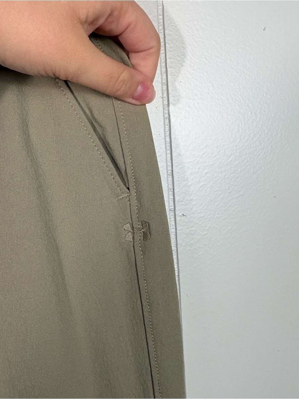 Under Armour Matchplay Khaki Loose Fit Khaki Golf Pants 1289878 40x32 Athletic - Picture 4 of 7